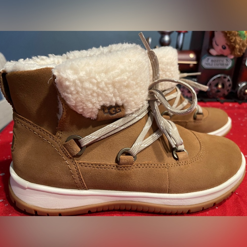 UGG Sneakers